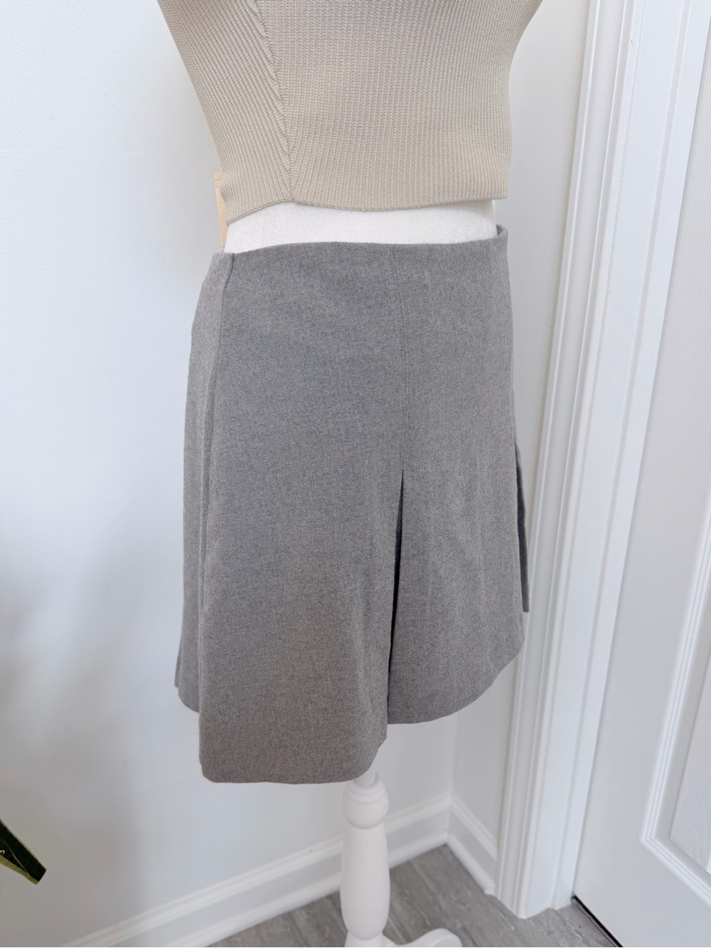 Abercrombie & Fitch Gray Pleated Mini Skort Built In Shorts Women’s M Blokecore - Picture 3 of 11